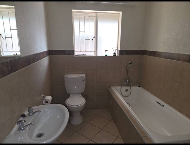 2 BEDROOM APARTMENT FOR SALE IN RUSTENBURG CENTRAL